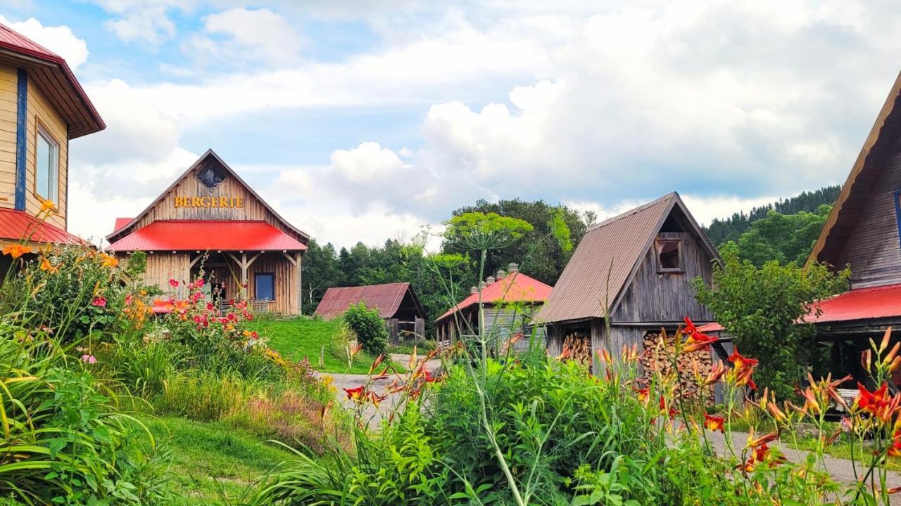 La Vieille Ferme, Ecogite Saint-Fulgence Exterior foto
