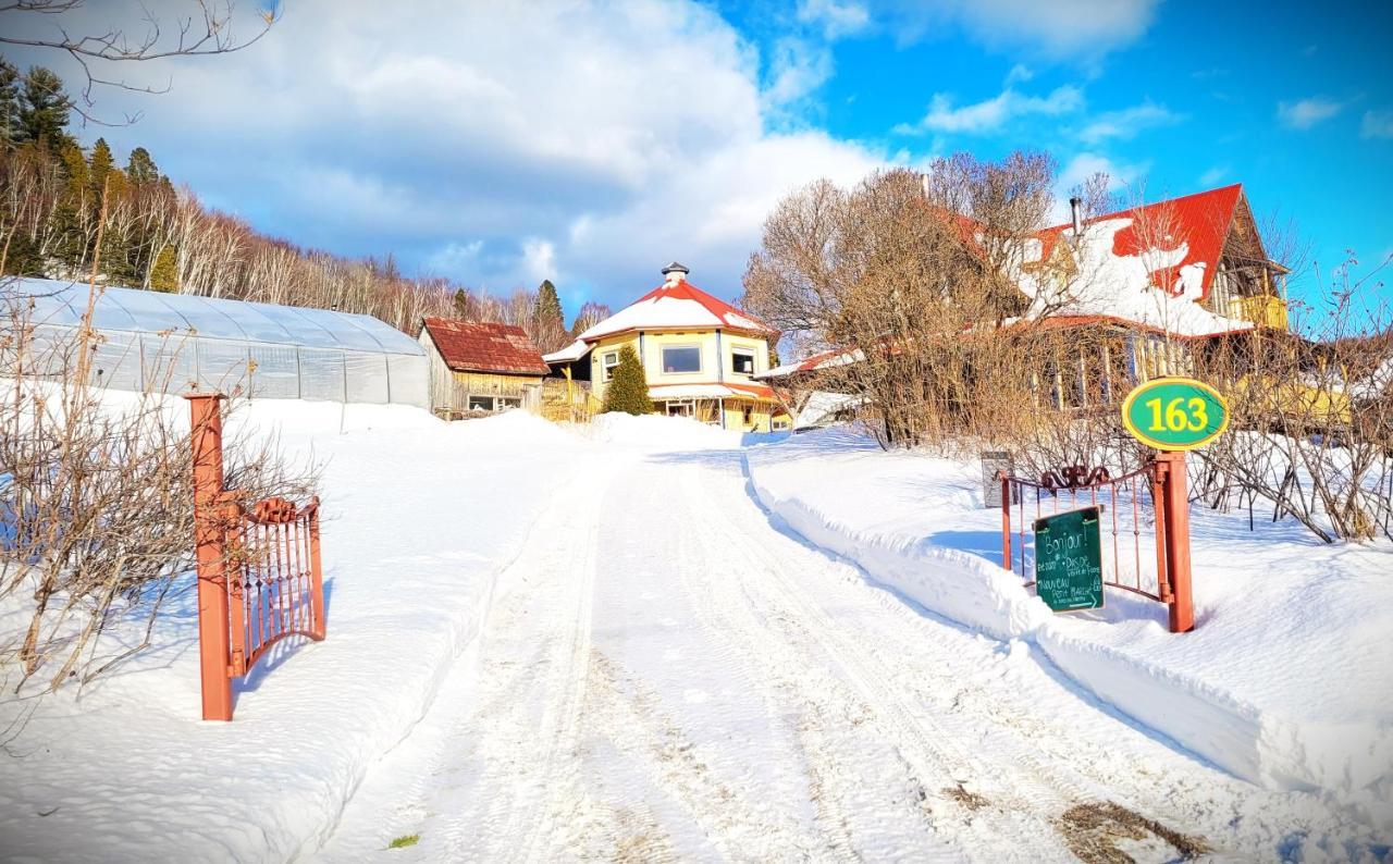 La Vieille Ferme, Ecogite Saint-Fulgence Exterior foto
